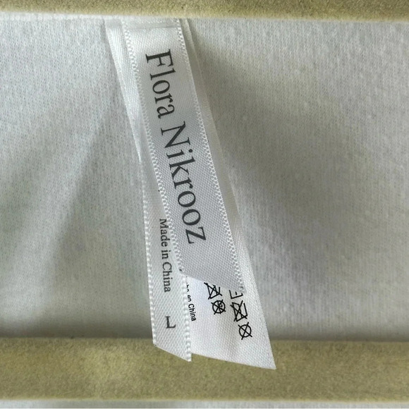 Flora Nikrooz Lana Robe Large Lace Sleeves - Picture 3 of 16